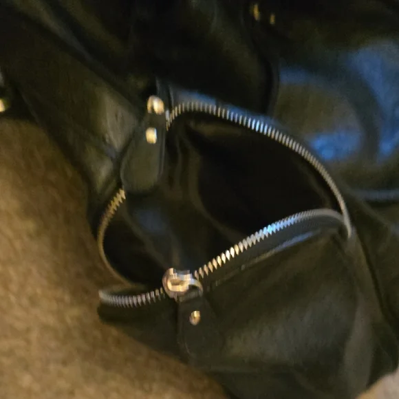 Black Ostrich-Pattern Weekender Bag - Picture 3 of 3